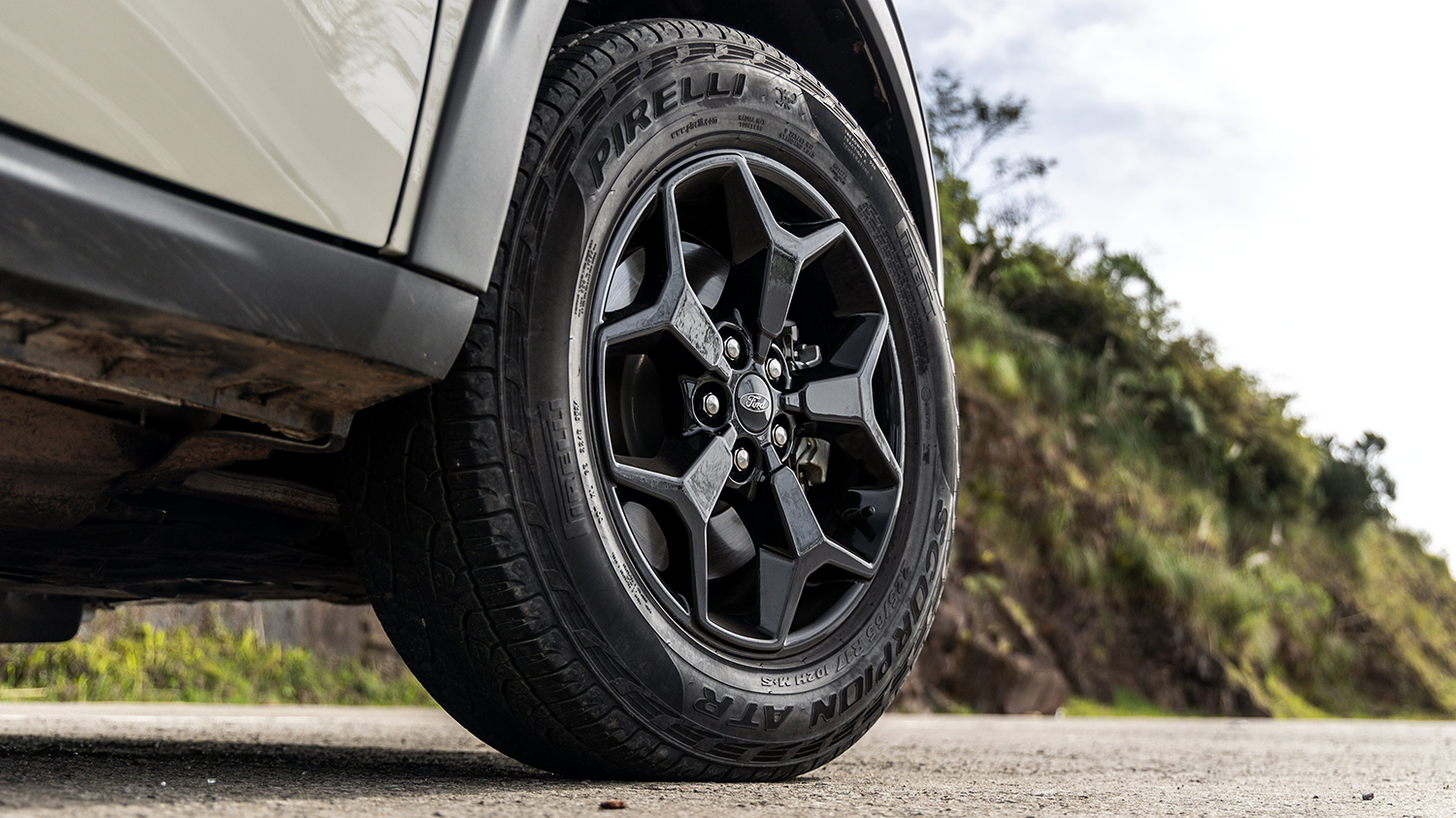 ford-maverick-black (28)
