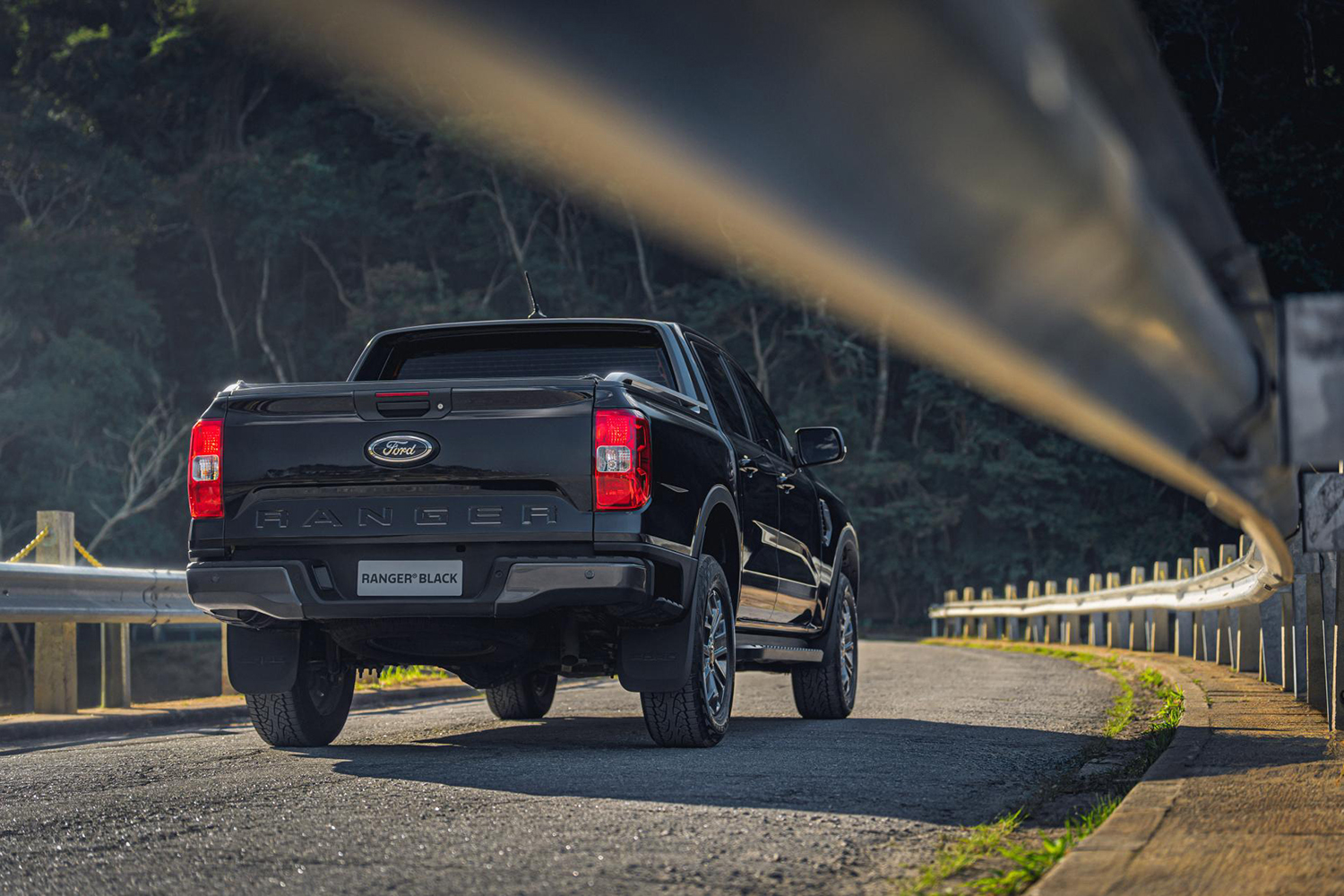 ford-ranger-black (2)